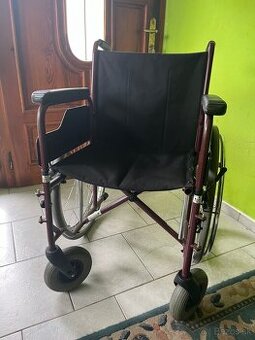 Na predaj: Mechanický invalidný vozík
