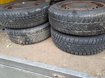 Predam zimne pneumatiky s diskom fiat punto 4x98