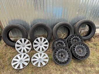 Plechové disky VW R16 + letné pneu 215/60 R16 + puklice VW