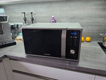 Predám mikrovlnnú rúru Samsung F300G s funkciou grilu