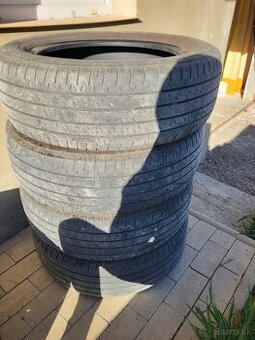225/60 r18