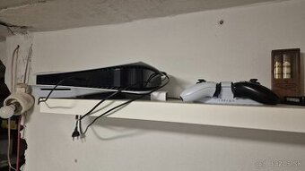 PS 5 + dva ovladace a docking station