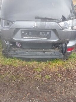Rozpredám Mitsubishi Outlander 2 2.0 103 kw 2008 predok nemá