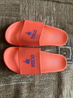 Guess Unisex šlapky velkost 41