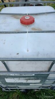 IBC 1000l kontajner.
