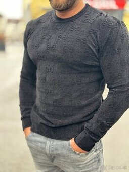 Luxusný svetrik Gucci čierno čierny