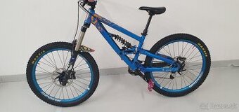 junior downhill  bicykel  Scott FR10 26 palcov velkost S