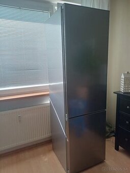 Kombinovaná chladnička s mrazničkou LIEBHERR