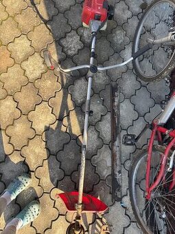 Benzínový krovinorez