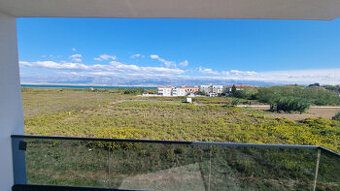 Chorvátsko-Moderný trojizbový apartmán s výhľadom na more