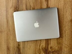Macbook Air 13’ 2017 - 1