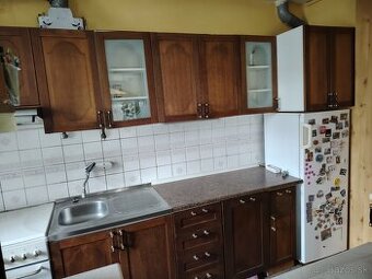 Predám rohovú kuchynskú linku, dierka masív - 1