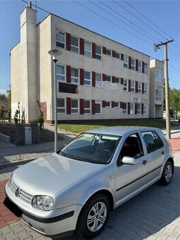 Predám Volkswagen Golf 4 120000km