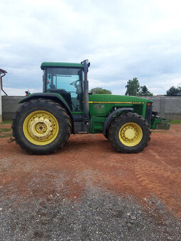 John Deere 8200