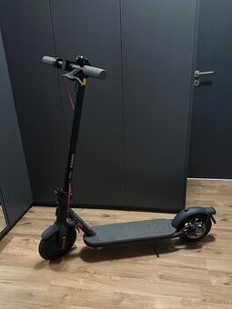 Xiaomi elektrická kolobežka 4 - záruka 04/2026