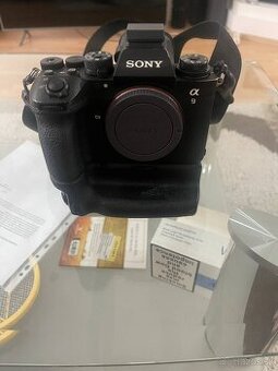 Sony α9 Mark III+battery grip original Sony