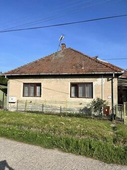 Od Štúrova 8km v malebnej obci Malá nad Hronom ;ponúkam na k