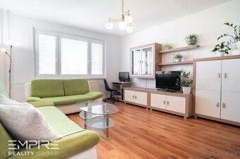 Na predaj priestranný, slnečný 3i byt po staršej kompletnej