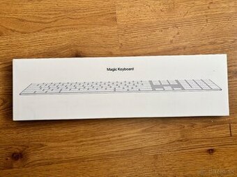 Apple Magic Keyboard s numerickou klávesnicou (Slovak)