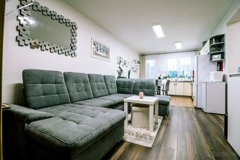 Elegantný 2-izbový byt s pozemkom a s parkovacím státím