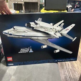 Nové LEGO Iconsb10360 Letadlo pro přepravu raketoplánů