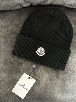 Čierna Moncler čiapka