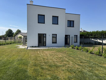 Prenájom - novostavba RD s 2 bytovými jednotkami, 102m2 úžit