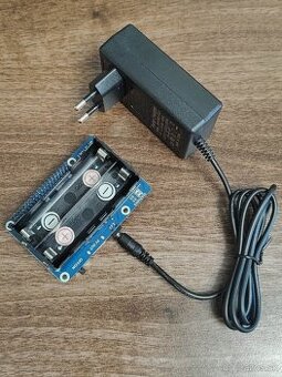 Raspberry Pi UPS (Waveshare UPS HAT) 🍓