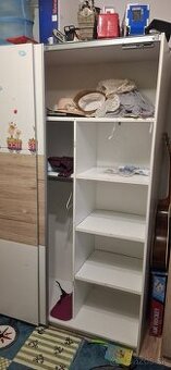 Šatníková skriňa