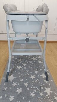 Prebaľovaci stolík s vaničkou Chicco