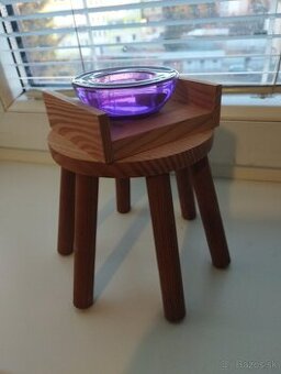 Stojan a držiak na sviečku