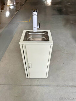 Predám praktické umývadlo s ohrevom vody