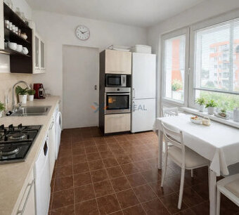 Prenájom 3,5-izbového bytu na Golianovej ulici