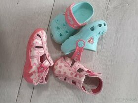 Dievčenské crocsy a sandálky/prezúvky veľkosť 22 - 1