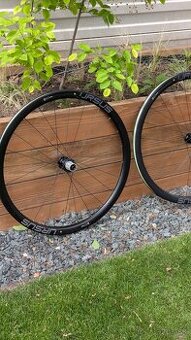 Karbónove kolesá URSUS C37 Disc