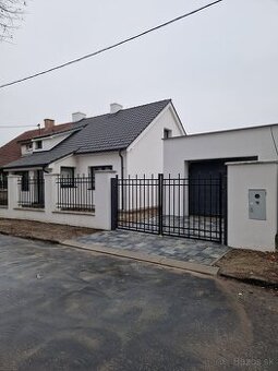 Predáme rodinný dom v Dubnici n/V, neďaleko lokality Háje