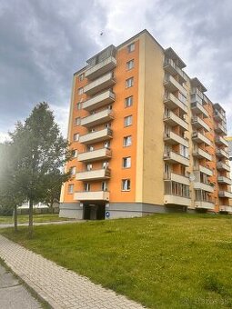3 - izbový komplet zariadený byt s garážovým státim