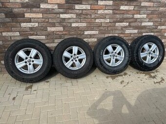 Predám elektróny plus celoročne pneumatiky 265/70r16 na vw