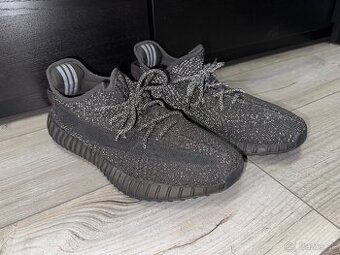 Yeezy boost 350 black reflective