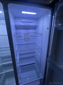 Americká chladnicka s mraznička Hisense