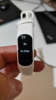 Predám fitness náramok Garmin vivosmart5 Min