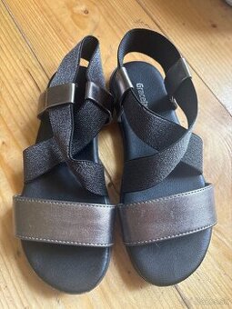 Dievcenske sandalky cierne velk 31