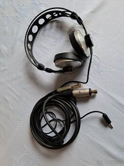 Slúchadlá AKG-K140