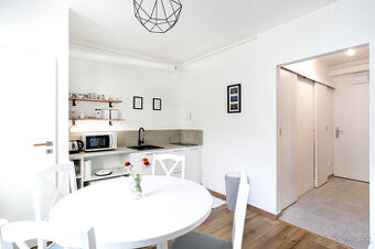 Prenájom 1 izbový byt 43m2 Banská Bystrica