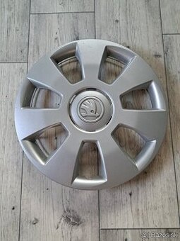 Kryt kolesa, puklica ŠKODA R14 - 1 kus
