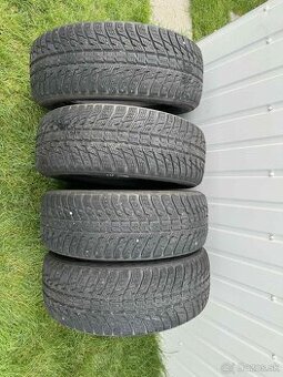 225/60 R17 zimne pneu Nokian