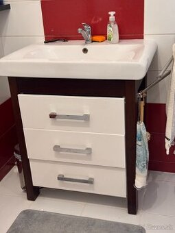 KRÁSNY KÚPEĽŇOVÝ SET - Komoda s umývadlom + skriňa