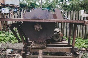 Cirkular na kolajniciach (vyuzivany na stavbu chaty) - 1