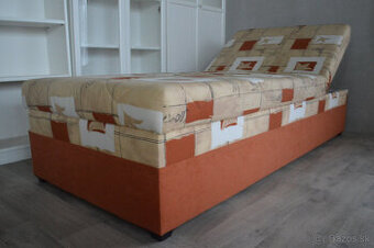 Polohovacia válenda s úložným priestorom