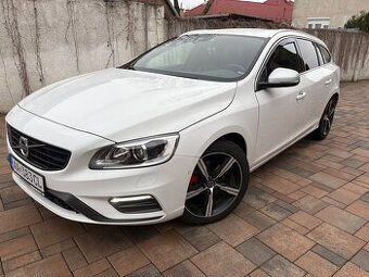 Vovlo V60 R design D4